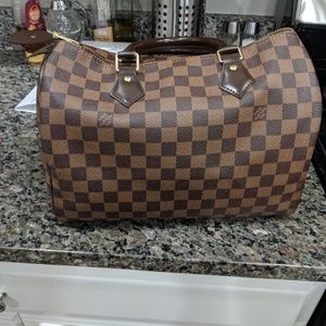 Louis Vuitton speedy